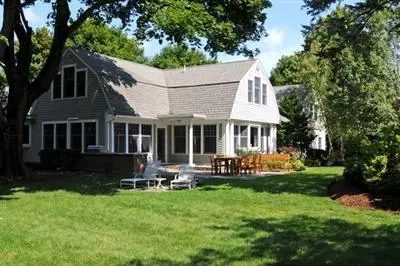 617 Main St, Osterville, MA 02655 photo 1