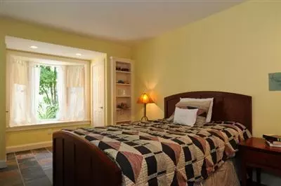 617 Main St, Osterville, MA 02655 photo 14