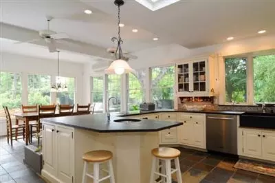 617 Main St, Osterville, MA 02655 photo 9