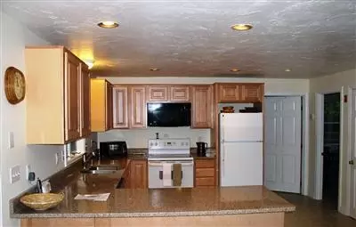 37 Windsor Way, Mashpee, MA 02649 photo 9