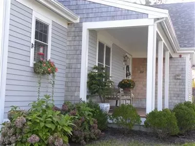 2 Schooner Ln #B, Mashpee, MA 02649 photo 1