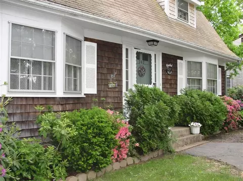 202 Arrowhead Dr, Hyannis, MA 02601 photo 2
