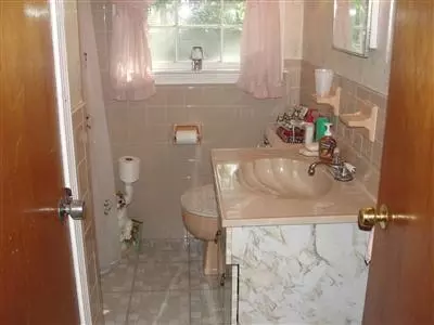 202 Arrowhead Dr, Hyannis, MA 02601 photo 13