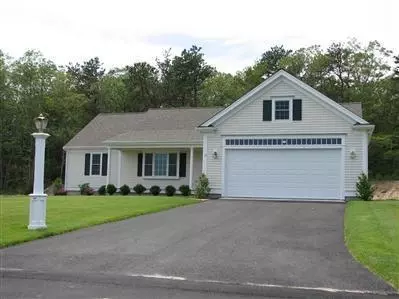 19 Center St, Mashpee, MA 02649 photo 1