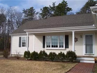 19 Center St, Mashpee, MA 02649 photo 3