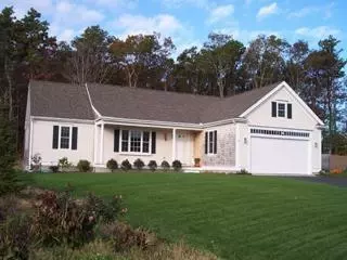 19 Center St, Mashpee, MA 02649 photo 2