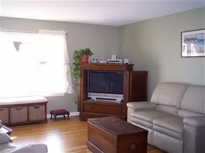 19 Center St, Mashpee, MA 02649 photo 11
