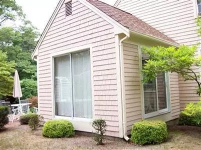 92 Cotuit Cove Rd, Cotuit, MA 02635 photo 4