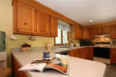 30 Dexter St, Eastham, MA 02642 photo 4