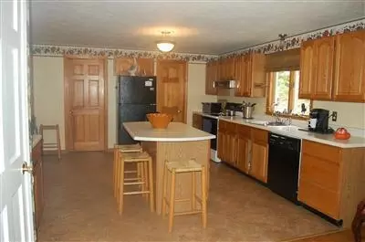 25 Diandy Rd, Sagamore Beach, MA 02562 photo 9