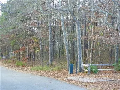 33 Nehoiden Rd, Mashpee, MA 02649 photo 2