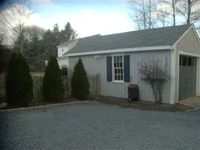 590 Main St, Cotuit, MA 02635 photo 3