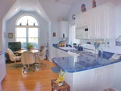 125 Snead Dr, Mashpee, MA 02649 photo 9