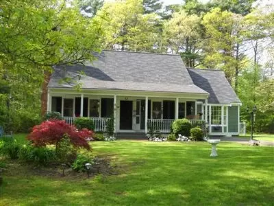 100 Curlew Way, Cotuit, MA 02635 photo 2
