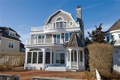 15 Ocean Bluff Dr, Mashpee, MA 02649 photo 1
