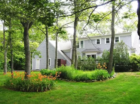 9 Pond View Dr, Centerville, MA 02632 photo 2