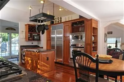 772 S Main St, Centerville, MA 02632 photo 7