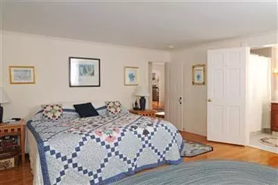 772 S Main St, Centerville, MA 02632 photo 10