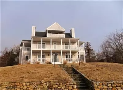 104 Harbor Bluffs Rd, Hyannis, MA 02601 photo 2
