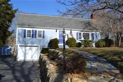 80 Evans St, Osterville, MA 02655 photo 2
