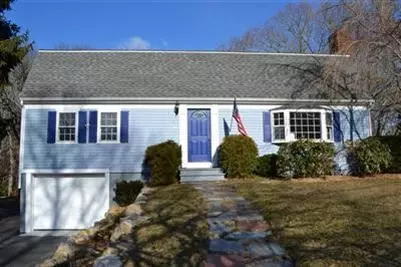 80 Evans St, Osterville, MA 02655 photo 1