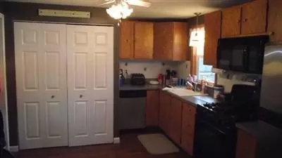 22 Camardo Dr, Wareham, MA 02571 photo 5
