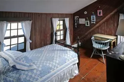 13 Sequatton Ln, Harwich Port, MA 02646 photo 14