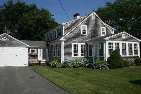 13 Sequatton Ln, Harwich Port, MA 02646 photo 4