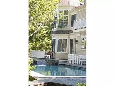 5 Compass Cir, Mashpee, MA 02649 photo 6