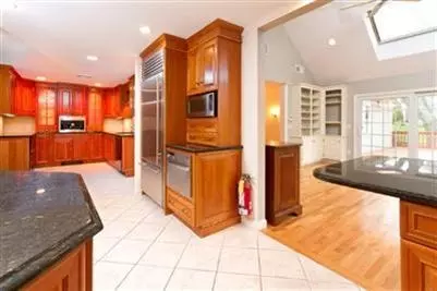164 Marstons Ln, Yarmouth Port, MA 02675 photo 7