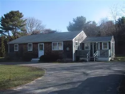 160 Main St, Cotuit, MA 02635 photo 1