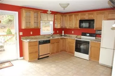 31 Dover Rd, Mashpee, MA 02649 photo 4