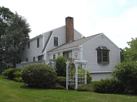 15 Brookside Cir, Mashpee, MA 02649 photo 2