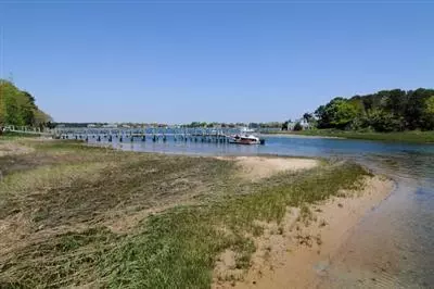 140 Garrison Ln, Osterville, MA 02655 photo 4