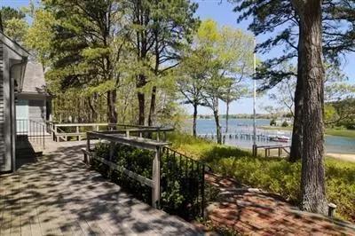 140 Garrison Ln, Osterville, MA 02655 photo 1