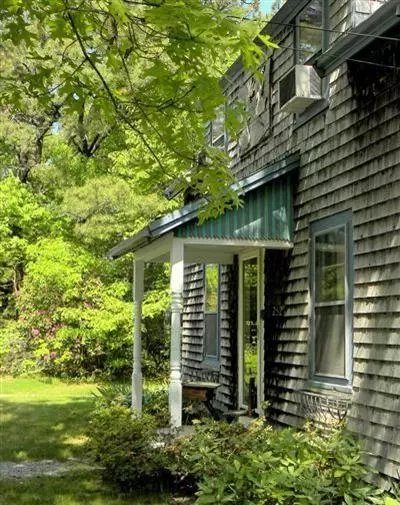 252 School St, Cotuit, MA 02635 photo 3