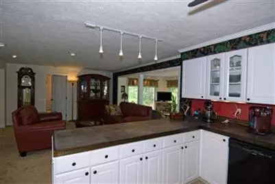 73 Surf Dr, Mashpee, MA 02649 photo 5