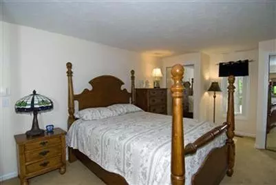 73 Surf Dr, Mashpee, MA 02649 photo 9