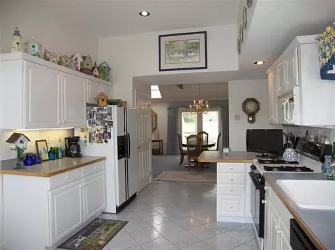 47 Snead Dr, Mashpee, MA 02649 photo 5