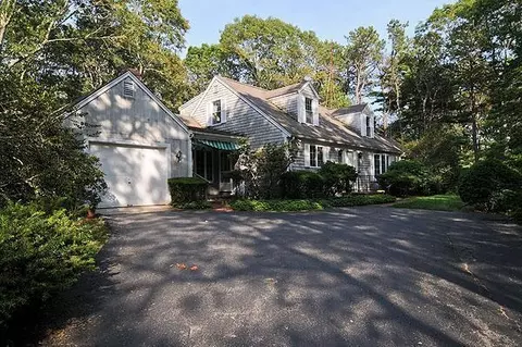 40 Bunker Hill Rd, Osterville, MA 02655 photo 1