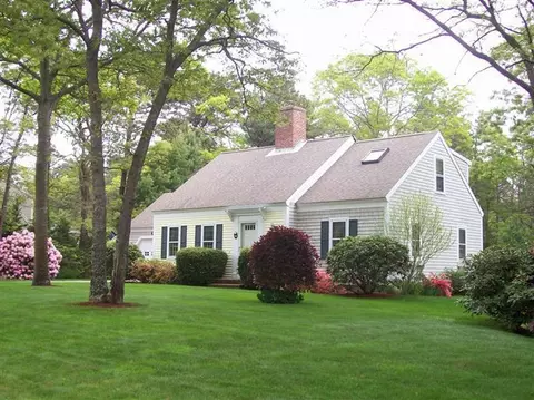58 Tracey Rd, Cotuit, MA 02635 photo 1