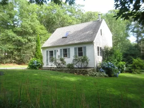 471 Flint St, Marstons Mills, MA 02648 photo 1