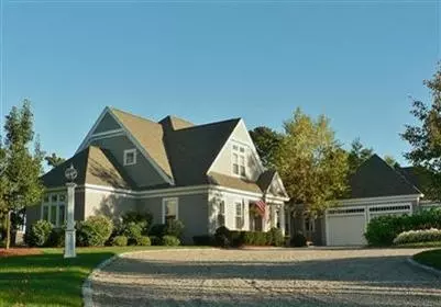 27 Eagle Dr, Mashpee, MA 02649 photo 2