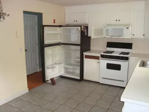 124 Seagate Ln, Hyannis, MA 02601 photo 2