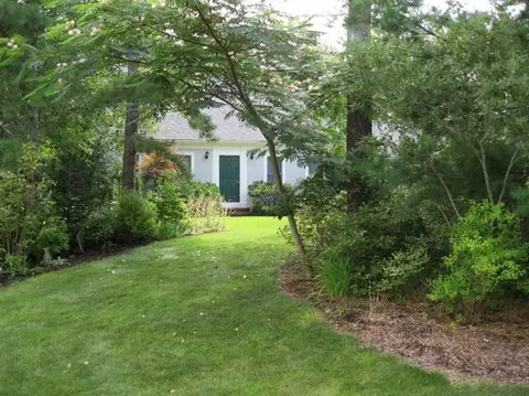 7 Brookside Cir, Mashpee, MA 02649 photo 3