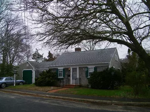 63 Locust St, Hyannis, MA 02601 photo 1