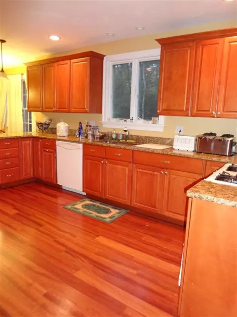 68 Indian Spring Rd, West Barnstable, MA 02668 photo 4