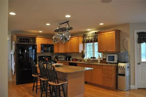 40 Taurus Dr, Mashpee, MA 02649 photo 8