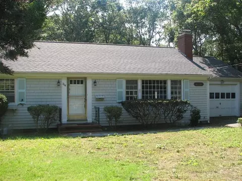 205 Old Post Rd, Centerville, MA 02632 photo 1