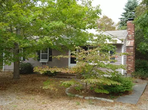 41 Whippoorwill Cir, Mashpee, MA 02649 photo 1